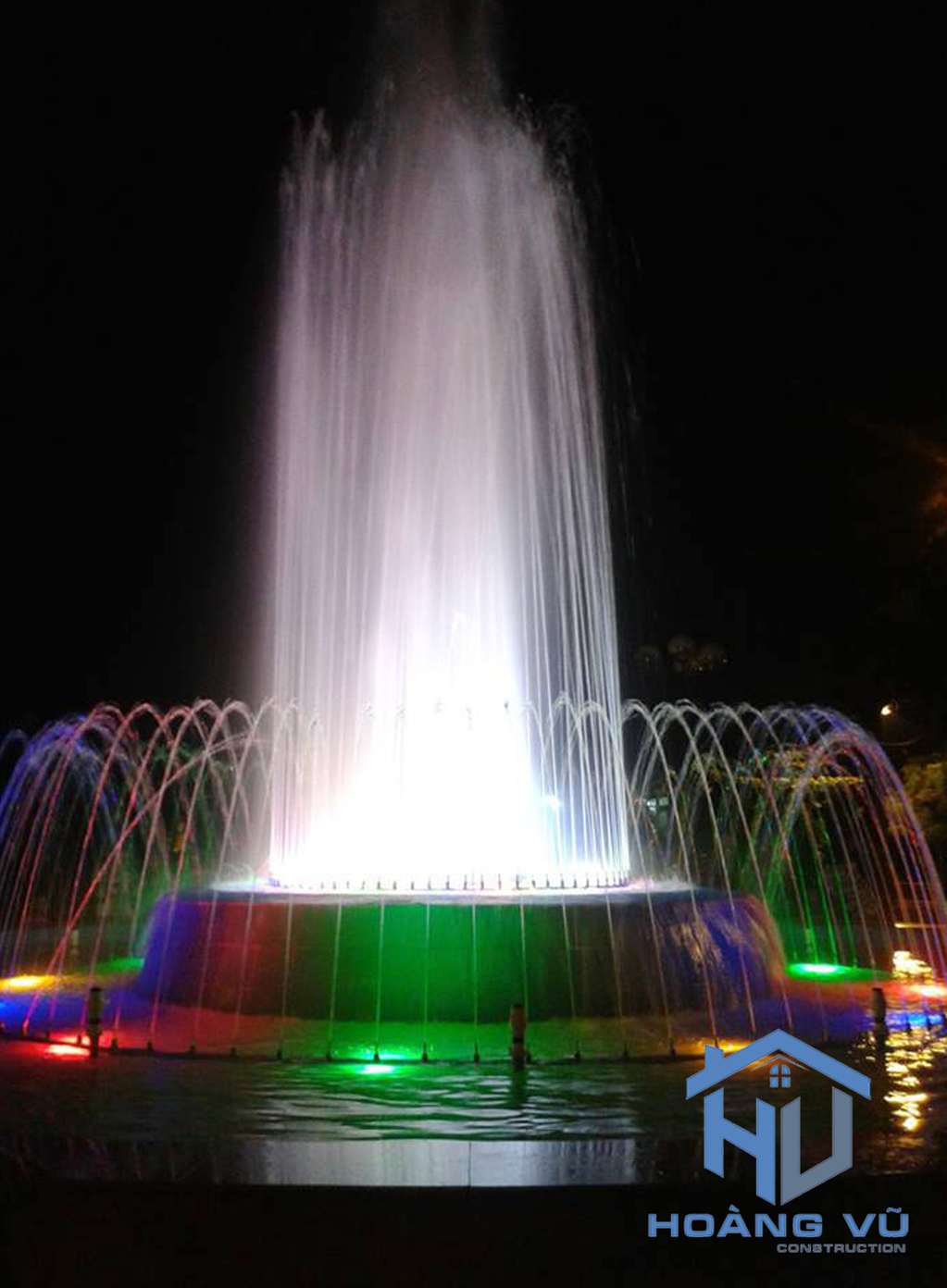 thi-cong-dai-phun-nuoc-khach-san-kieu-tang-dep-1